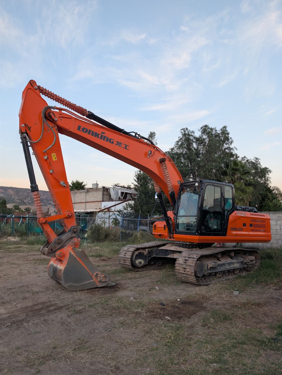 Excavadora Lonking CDM6225 de 20 toneladas